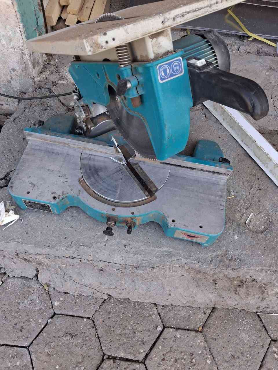 السلام عليكم
كتر نضيف للبيع 
***********
