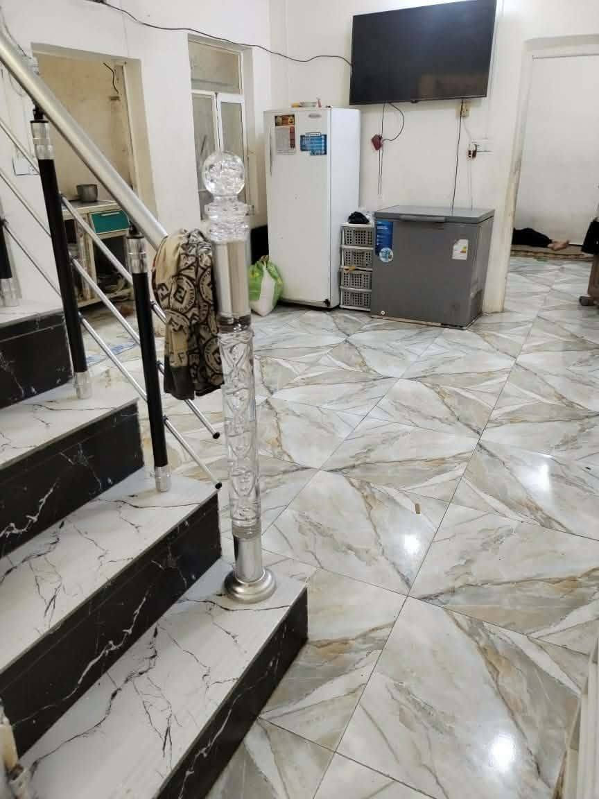 بيت للبيع مساحه ١٠٠متر المنطقة  كربلاء مهندسين بين حي العامل والعسكري البيت طابو صرف البيت طابقين ثلاثته غرف نوم البيت نضيف جدا السعر ١١٥
***********
