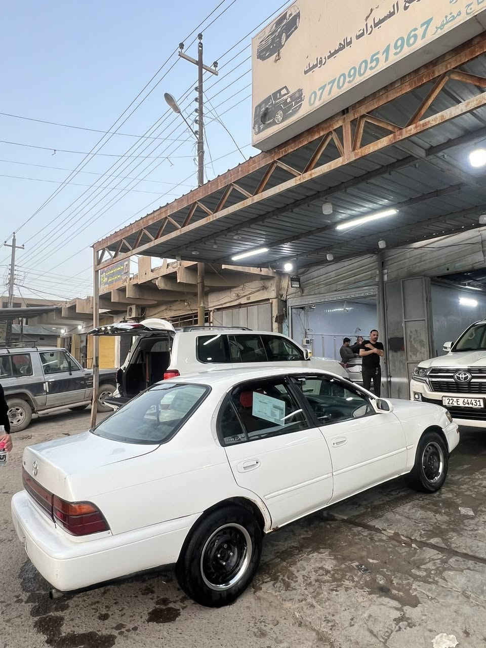 سلام عليكم 
كورلا 1994 محور إمارات رقم صلاح الدين دولي سنويه 29 
محرك 1600 شرط كير عادي شرط كهربائيات كلها شغاله 
كيچات كلها شغاله جام كهرباء غرفه جديده صبغ عام 
تراي وين مايعجبك مكاني سامراء السعر 43 بيها مجال بسيط للشراي 
***********
