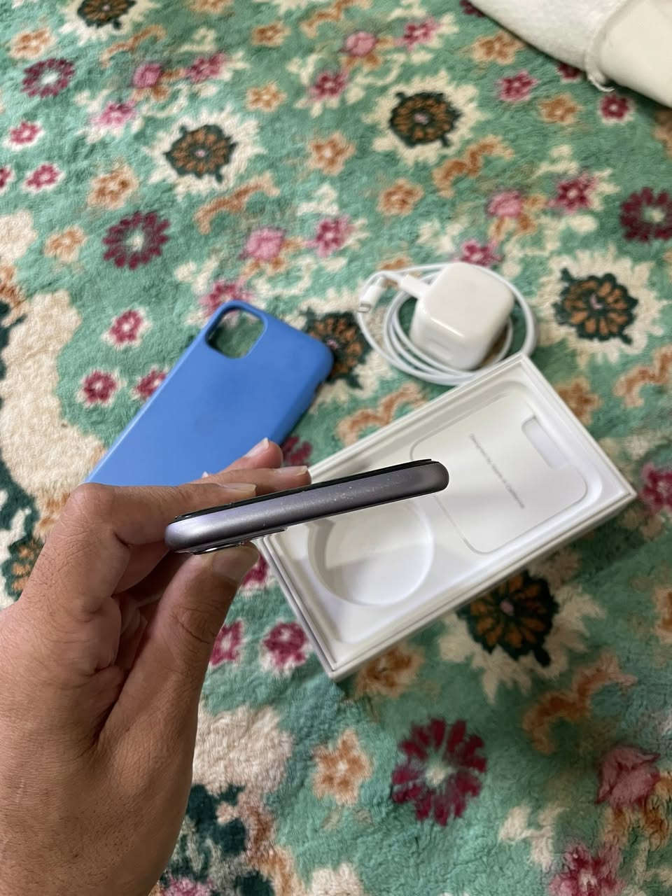 ايفون ١١ للبيع نظافة 99% ذاكرة 128 بطارية74 جهاز مكفول كلشي مابدل بي كامل ملحقات مع كفر وشاشه حماية السعر 250 تواصل خاص و واتساب ***********
