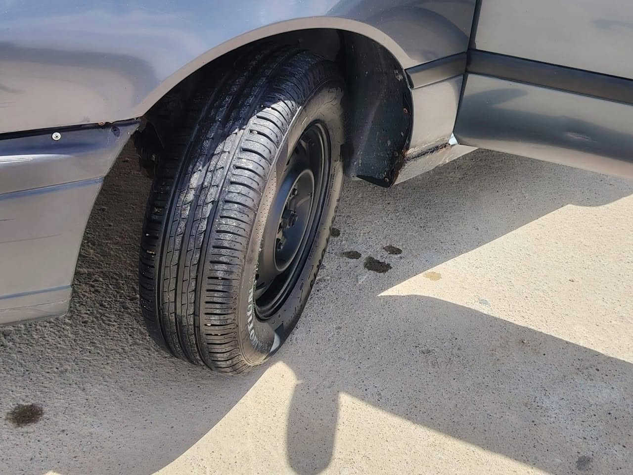 السلام عليكم للبيع صني موديل 92گير ومحرك شرط ابلاديه قطرت صبق ما بيهه اخياس ما بيهه بس الهلال امصلح رقم صلاح الدين الماني اربع تواير جدد قبل اسبوع شديتهن كهربائياتهه كلهه شقاله صدر جديد شرط التحويل السعر 32الشراي يتصل ***********
