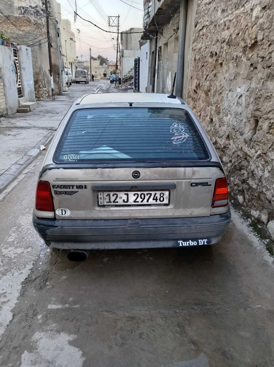 السلام عليكم من رخصت الادمن عندي هاي السياره للبيع محرك بي نفخ كابون بانزين بيها شرط الوكاله والتحويل رقم الماني مسطره مكاني موصل تلكيف قرب القوسيات السعر 23 وبي مجال اشويه      ***********
