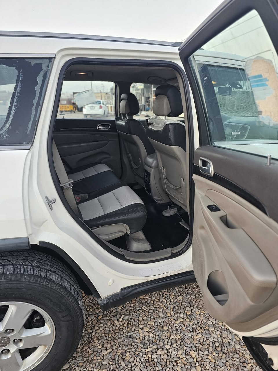 سلام عليكم  جيب  لاريدو  موديل  12 سيارة جديده  كير محرك حداديه   تخم تاير   جاهزه  رقم بغداد  سياره  متعوب  عليها سنويه 27 مواصفات  كشن  كهربيّ  تحكمات    السعر 146         عنوان  ميسان  رقم الهاتف /***********/***********
