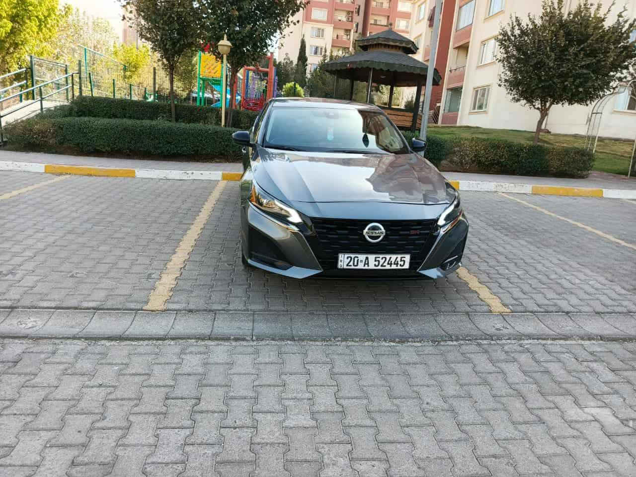 نيسان التيما موديل 23  قطعتين صبغ جامرلغ وبنيد بدون شواصي فول مواصفات SR السعر 165 
وبيها مجال للشراي للاستفسار ***********
