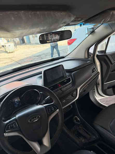 جاك s3 فول 2023 كشنات جلد تحكم فايبر كلاس الباب رادار محيط بكل سياره موصفات عاليه الدقه ماشيه 38 مكفوله سياره وبعدها بظمان الشركة ألسعر 17 مليون وبيها مجال  رقم بغداد وسكني بغداد للستفسار اتصل ***********
