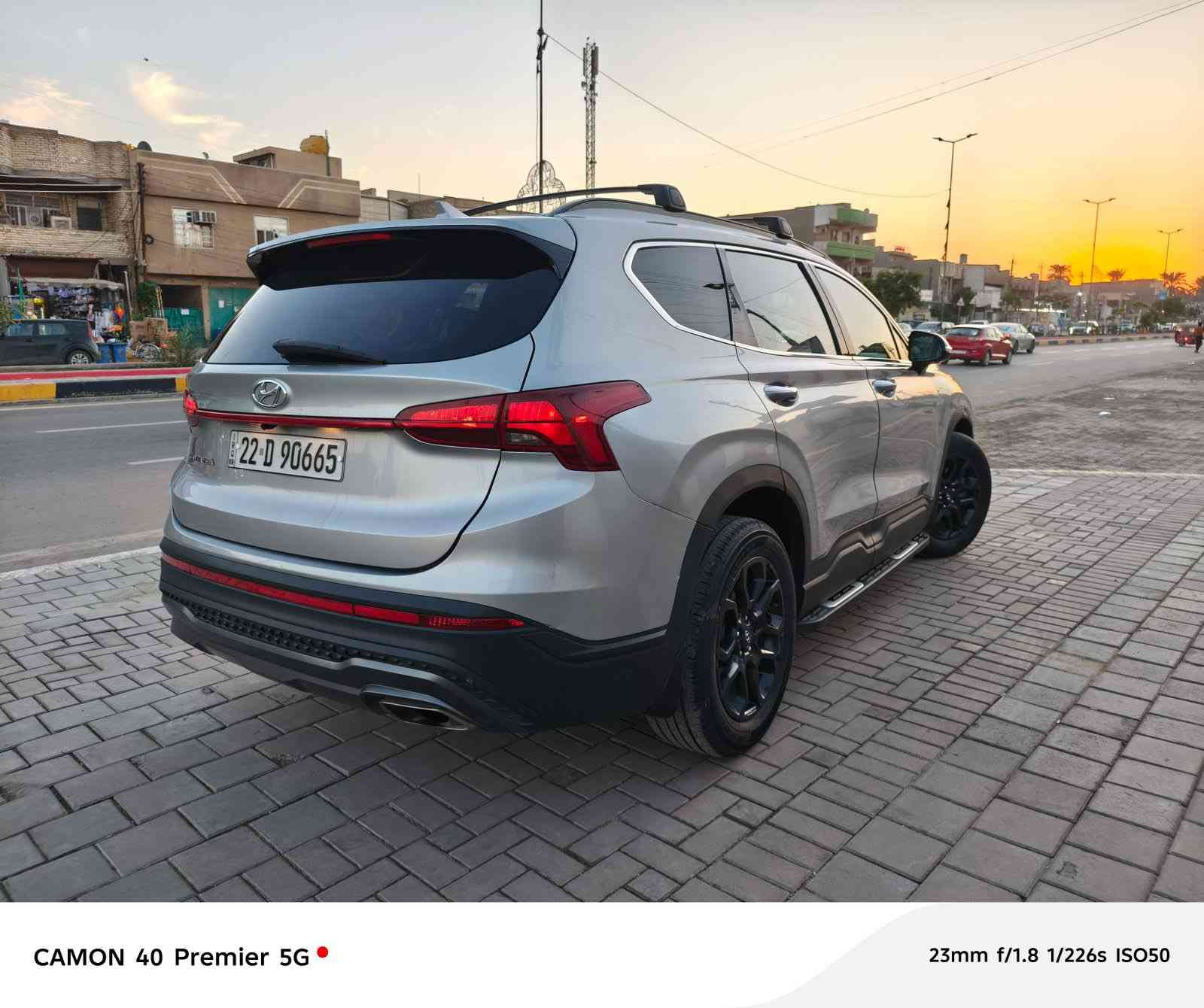 السلام عليكم
هونداي سنتافيا  ( موديل 2022الشكل الجديد  ) 
( موصفات) 
( محرك 2500  )
ضرر السيارة بسيط : (جاملغ وحافه البنيد ) لايتات رديترات بدنه بلوجكترات دعاميه بلادي (بلاديه )  

رقم اربيل  
 بأسمي وكالة تحويل مضون‎١٠٠٪
( موصفات  السيارة  )
بصمة + بصمة ابواب + صندوك بصمه 
شاشة  كبيرة  نضام car play لعرض الهاتف والخرائط
شاشه دجيتل تغير شكل واجه العداد 
انارة الداخل 
بصمة
تشغيل عن بعد بلادي اصلي
داخل مخمل  + مطعم كاربون فايبر  
رادار امامي توقف  تنبيه وتوقف تلقائي
رادار جانبي نقطة عمياء بلمري + اشاير بلمري
رادار خلفي عند رجوع السيارة توقف تلقائيا
كشنات مخمل   + كشنات تدفئه
تبريد بيانو  شاشة بيانو منفصل حار بارد
تبريد خلفي +منافذ  USB
دركة ستيرن خياط + جلدد
صندوك كهرباء 
هند بريك بصمه 
شفتات ستيرن 
كير دكم  + تجوة بلمقعد الخلفي
لايتات لد+لايت زنون 
ترايش على القمارة  بلادي  
دوسات بلادي  
اوتو هولد مساعد الازدحام 
نظام منع الخروج عن المسار  قيادة ذاتية 
اطفاء ذاتي عند التوقف السيارة
ثلالث وضعيات قيادة sports+normal+smart + فول تحكم ستيرن 
نظام كروز ذكي يقلل ويزيد السرعة حسب    
نضام اوتو لايت يعني العالي يشتغل بل ضلمه اوتو
شاشة عرض الاعطال  +  ترحيب 
السيارة جديدة جدا جاهزة وكاملة من سبير وارضيات وكتلوكات الشركة 
مكاني بغداد  البنوك 

***********
السعر ١٨٨
