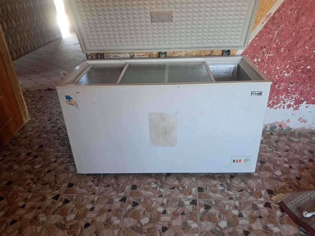 مجمده للبيع نضيفه شغاله السعر خاص***********
