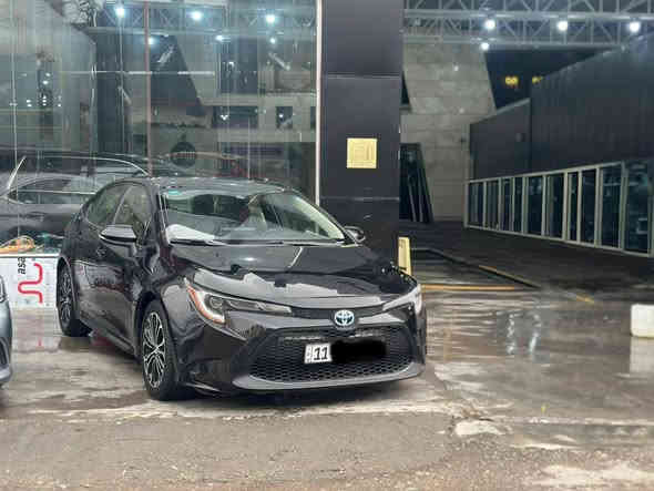 السلام عليكم
تويوتا كورلا 
2022
رقم بغداد تحويل 
وارد امريكي جاملغ وبنيد بدون شاصي ولا لغد ولا ايرباك 
صور الحادث مفرق بل منشور و السونار هم وياهم 
هايبرد 
بصمه 
كشنات جلد كرسي كهرباء 
شاشه 
مواصفات الكورلا معروفه 
اي نقص مابيه 
عنوان بغداد 
***********اثير
***********اسيا
