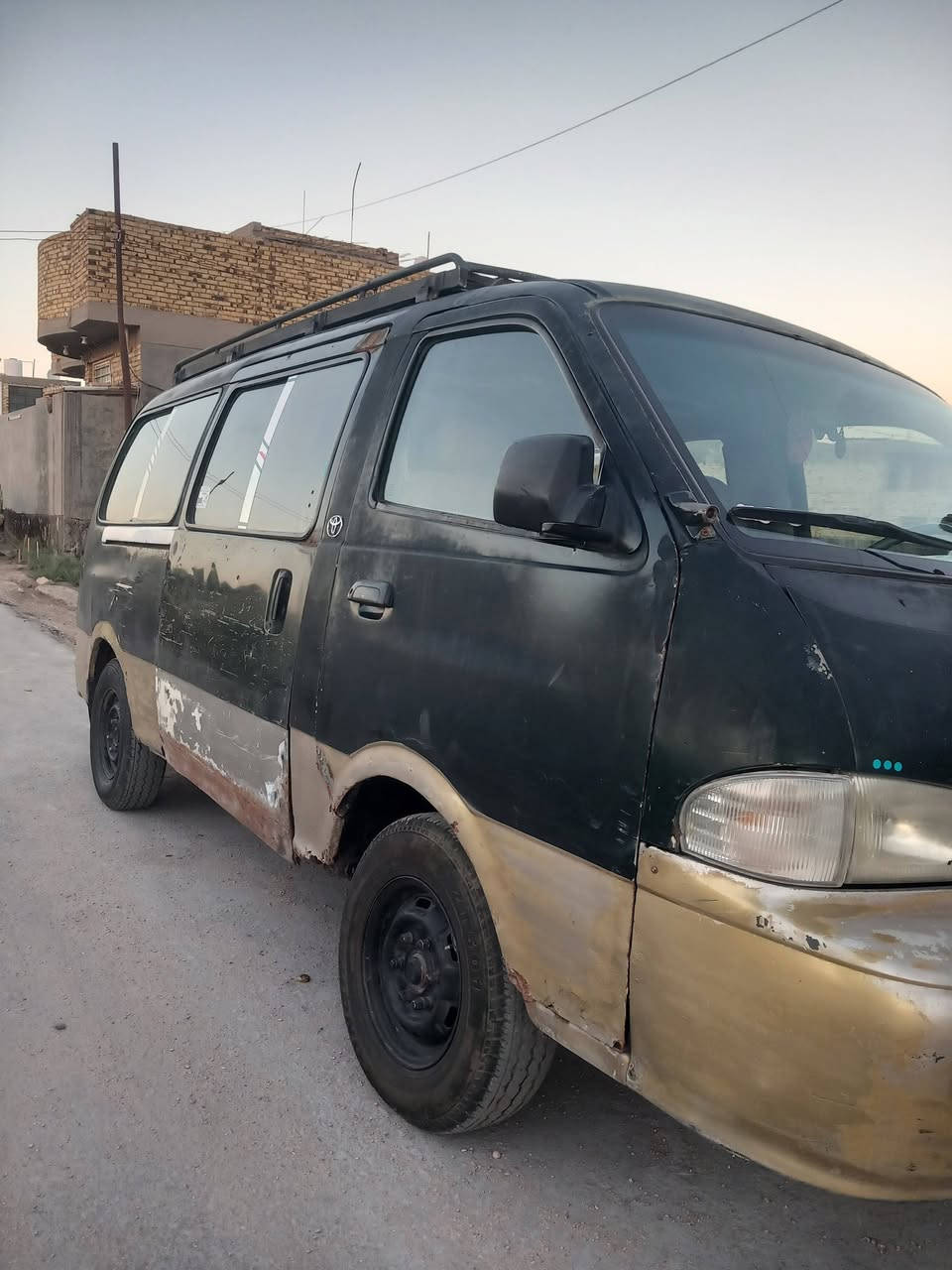 للبيع كيا بريجو باص موديل ٩٧ رقم بغداد الماني مكينه وكير وكسن جدد شواصيهه نضيفه حداديه باور كله جديد كهربائيات شغال داخلهه جديد بيهه وكاله عامه تريد تحويل تريد وكاله السعر ٢٥ وبيهه مجال مكاني بابل رقم ***********

