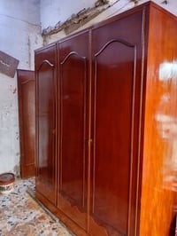 كنتور ابو تلاثه ابواب نضيف جداً جداً جداً مكان بغداد الحريه دولعي موجو...