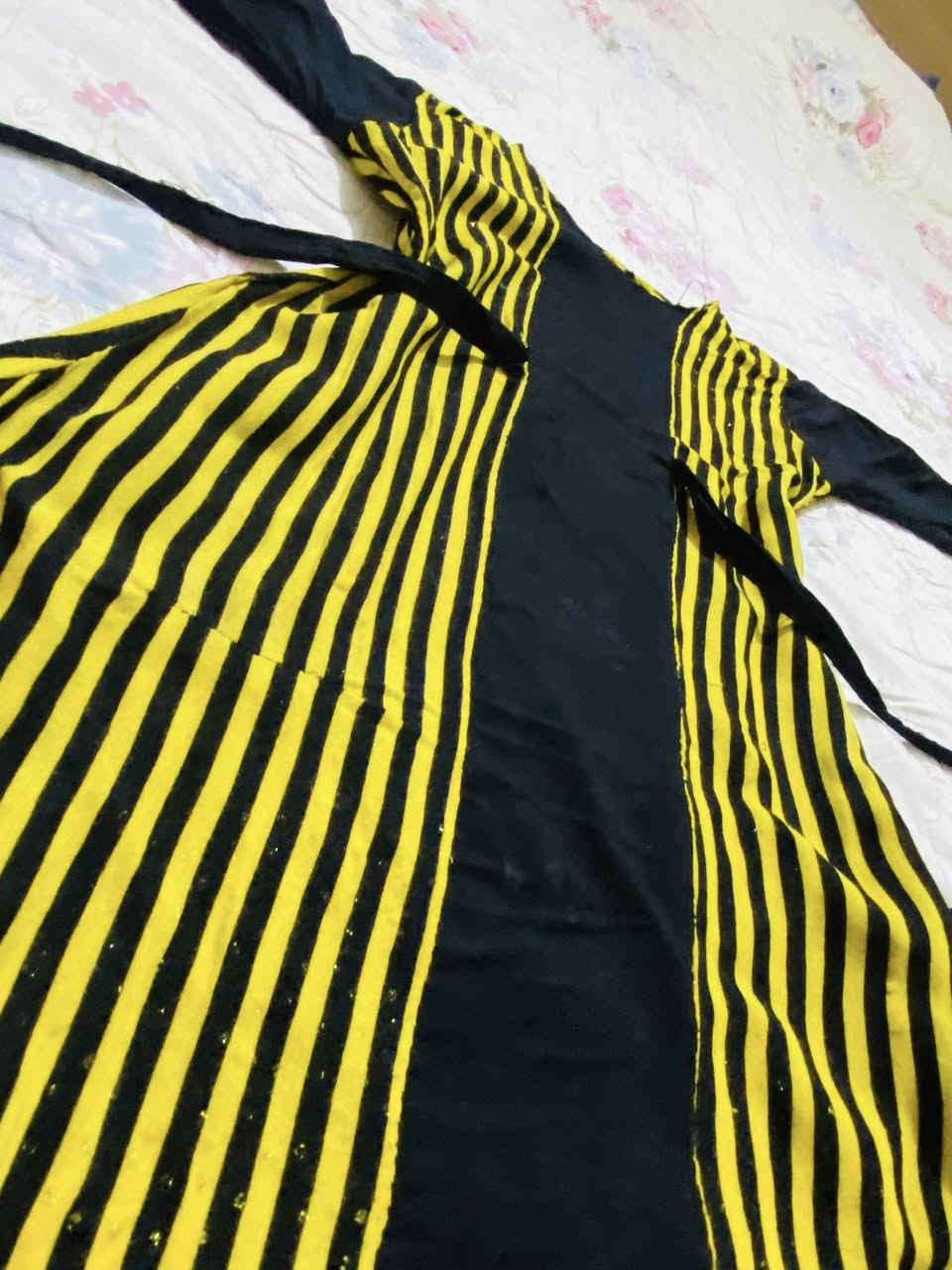� الأصفر لون الفرح والجمال 💛
ثوب أنيق بخياطة مرتبة ولمسات ناعمة ✨
للطلب والاستفسار مراسلتنا على الخاص


**إذا كنت صاحب هذا الإعلان وتريد حذفه لأي سبب، رجاءا أرسل رسالة إلى الدعم الفني**