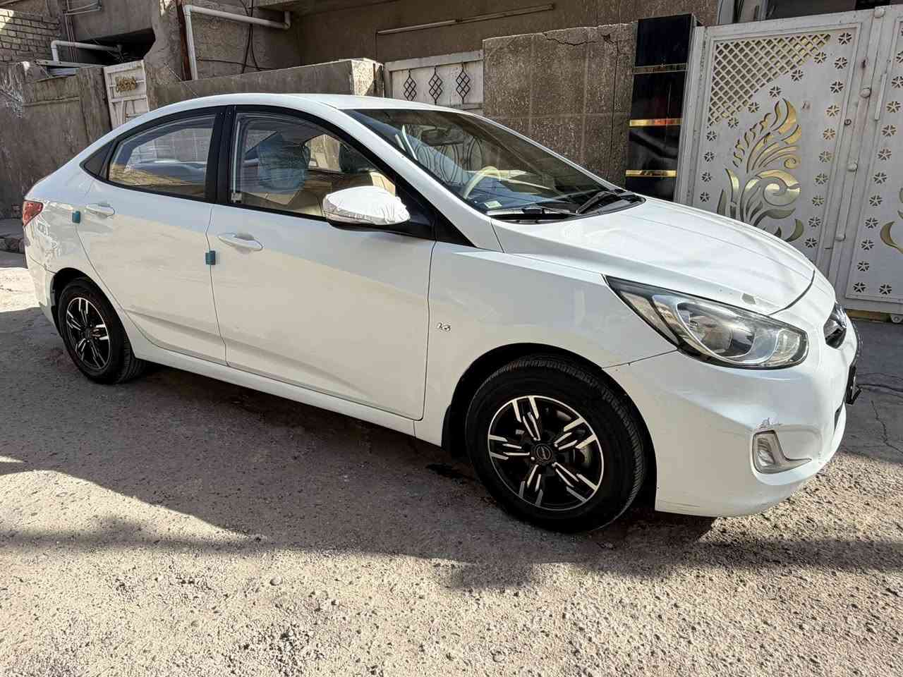 السلام عليكم اكسنت 2013 خليجي رقم بغداد تحويل شرط مكينه ١٦٠٠  المرغوب أم القطرتين لا تنقيص ولا تبخير خير من الله  بدون صبغ تخم تاير جديد مع الويل كب علما وياها الويل الأصلي   بيه بعض الرصعات البسيطة صبغ بس الدعاميات
سعرها ٩٤ ورقه ومجالها كلش بسيط  مكانها الأمين الثانيه
***********
