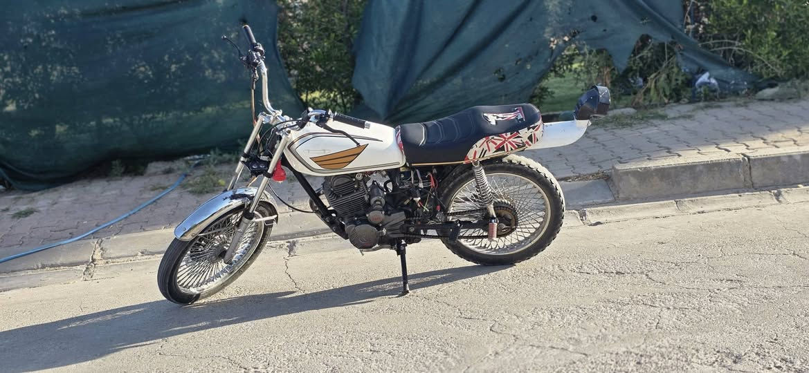 سلام عليكم عندي هاي حربي للبيع اي عيب مابي كلشي بل شرط محرك 300CC مال CRX شرط طيران اتسابق ويه سياره تانكي جديد تايرات جديد سعره 650 وبي مجال قليل للشراي يرهم مراوس هم ويه دراجه كامل نضيف ***********
