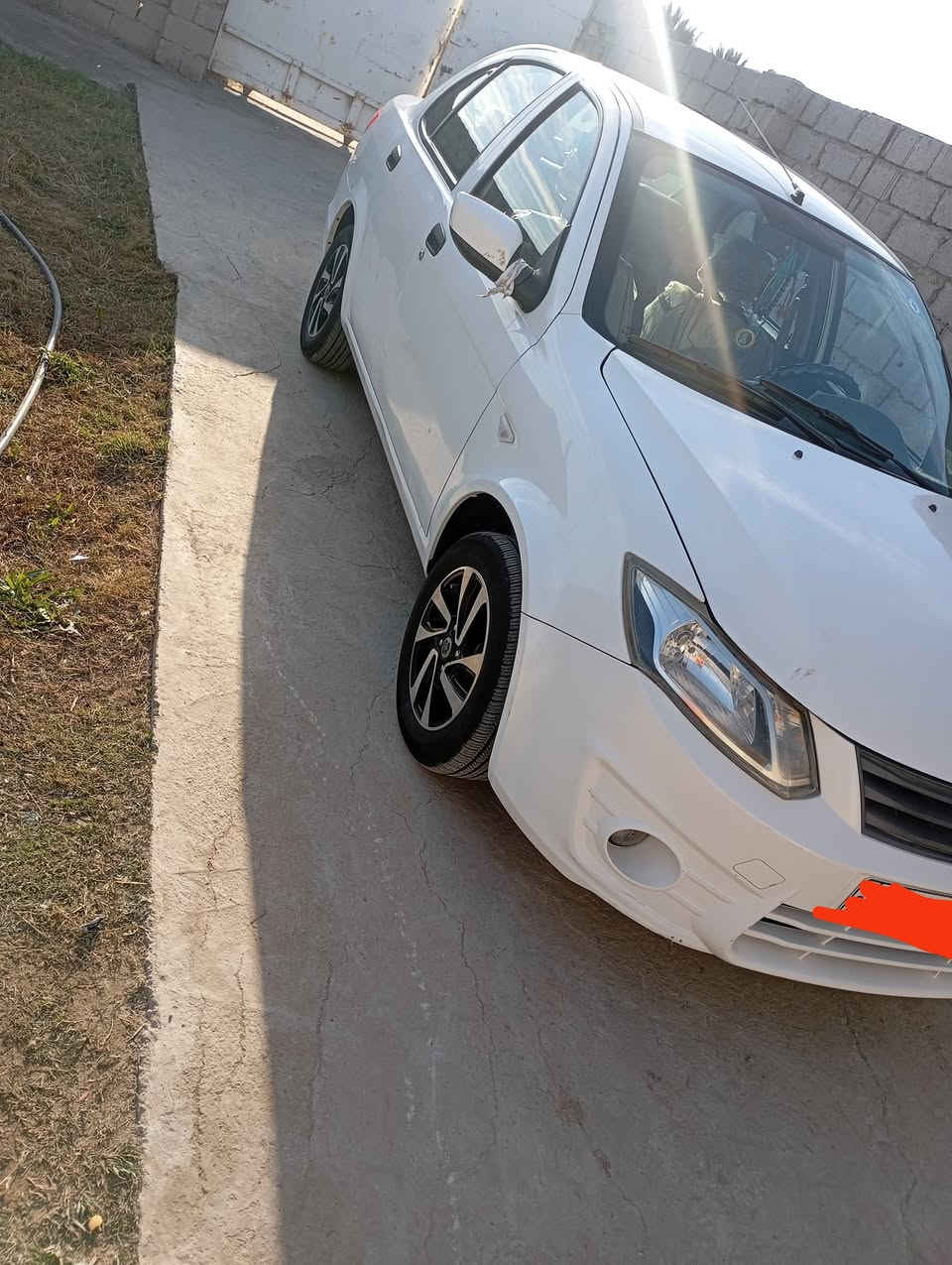 سلام عليكم سانيه للبيع موديل 20رقم كربلا انكليزي بسمي سياره بيه بارد بجهت العبري سياره حره للستفسار هاذا رقمي ***********
