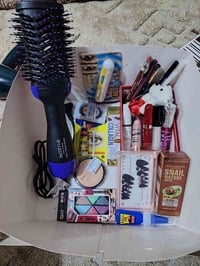 هدية • توصيل مجاني • مستحضرات تجميل