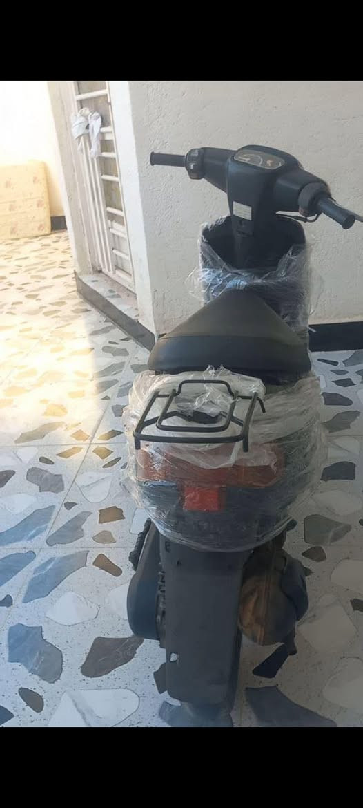 دراجه بطه للبيع كهربائياتها كلها شغالة وتشتغل سلف وهندر المكان بميسان الدراجة بيها اوراق اصولي بسمي السعر 800وبيها مجال ***********
