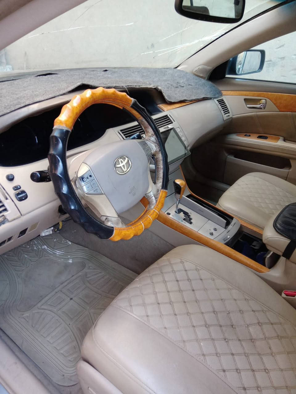 تويوتا افلون موديل ٢٠٠٧ وارد امريكي حادثها خلفي قبغ جنطه ومصلح نفسه ومصبوغه عام لان جارده وعندي صورها قبل الصبغ السياره فول ٦ بصمات ومكينه وكير مكفولات وسعرها ١٠٠ ورقه الاتصال عالرقم ***********
