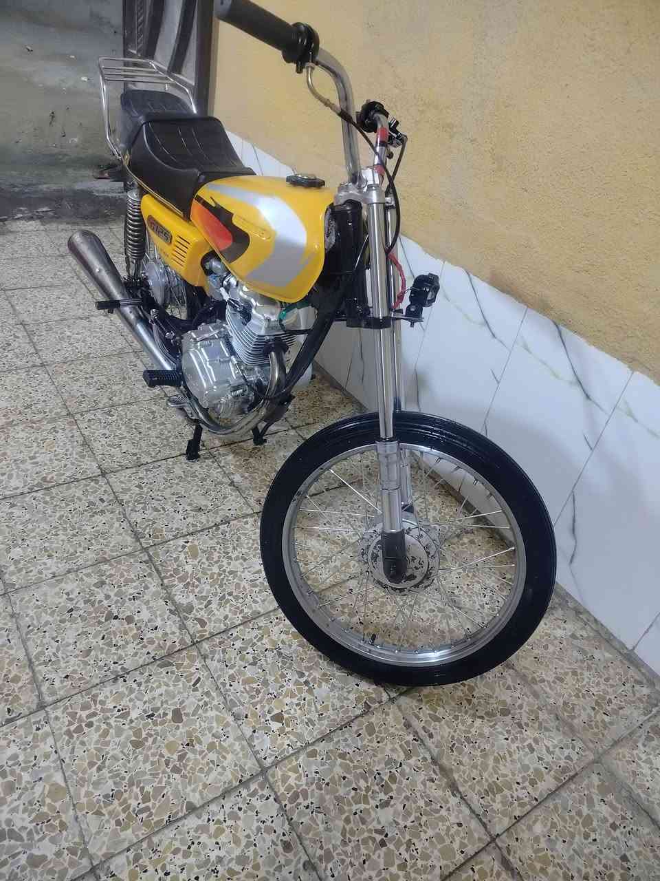 #دراجه ادوات للبيع شراي يتصل.
***********
