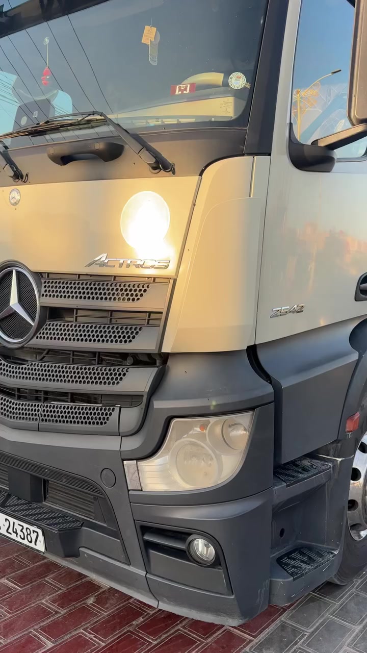 السلام عليكم 
للبيع اكتروز وحش موديل 17 سنگل امامي حجم 42 مواصفات / حساس رادار / ريتايدر/ ثلاجه/ كامره / مربوطه قلاب اربع دناگير عربانه 32 متر 2026 /رقم اربيل بأسمي تحويل مباشر مكان السيارة  كربلاء 
السعر اتصال ع الرقم ***********  للمعلومات غير متواجد على الفيس مكلف بالنشر
