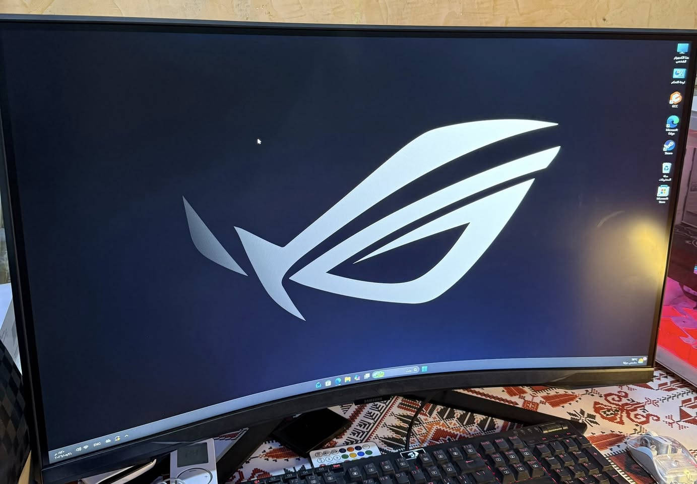 samsung odyssey G6 smart monitor 32inch 2k  240Hz 
مائلة البنل VA
نظيفة 100‎%‎ وضمانها بعده 3سنوات 
كارتونه وكل غراضها موجودة 
سعر الجديد گدامكم رايدها ب600 بيها مجال قليل 
البصرة_قضاء المدينة
***********
