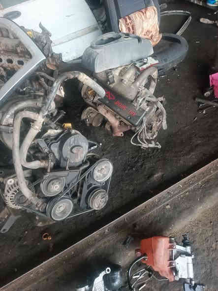 السلام عليكم اخوان من رخصه الادمن طبعا عندي السياره كيو كيو تفصيخ اي واحد يحتاج اغراض من عندها انا بالخدمه مكان الدوره بغداد ابو تشير مكينه وكيرخير من الله. ***********
