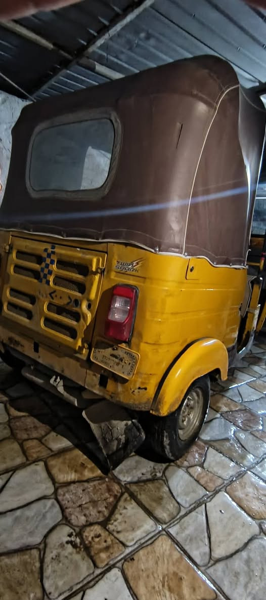 إسلام عليكم 
تكتك 18 أوراق اصواليه 
مشتغل اخياساته كما موضح بال صوره 
مكاني الحمزه الغربي 
***********
