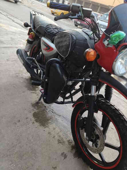 بوكسر مديل 2021 مرقم سنويه بسمي تحويل ثاني يوم بيه زنون ابو 45 كهربائيات كله شغاله محرك مجفت بس مره وكاله عند مصطفى 1750رقم*********** مكاني بغداد
