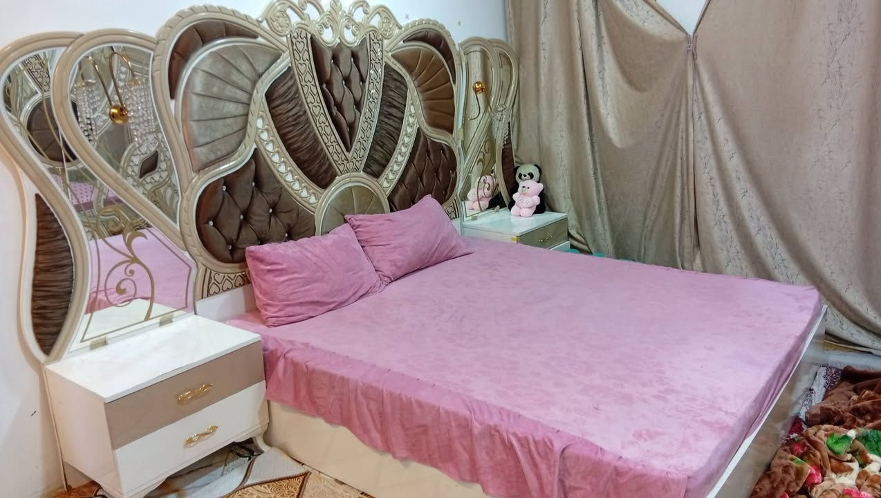 غرفه للبيع سعرها 750
***********
