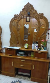 غرفة خشب • جديدة • نظيفة