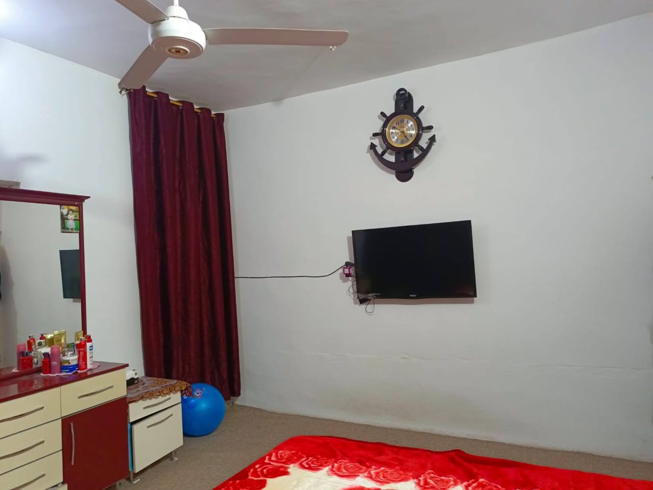 بسم الله الرحمن الرحيم بيت للبيع توله فروش قرب جامع الرحمان مساحه110متر نوع العقار(رقم بلديه ) معاملة الطابو جاهز بناء طابق واحد عدد غرف نوم1
استقبال 
منور 
مطبخ حمام صحيات 2
ترك صغير خلف البيت+ طرمه امام البيت السعر 37مليون وبي مجال رقم الهاتف***********واتساب
