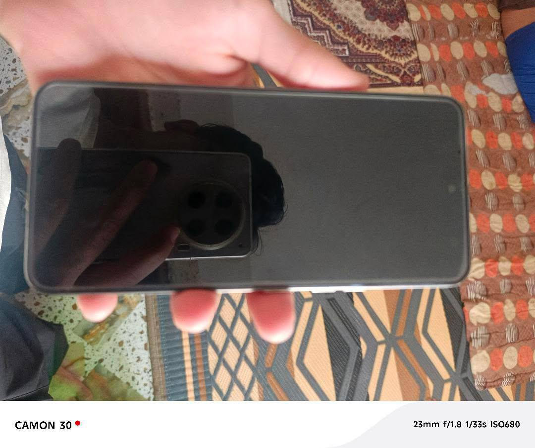 موبايل تكنو كانون 40برمير 5G جهاز كلش نضيف بس بي زلغ بل شاشه والكاميرا بصيط مثل ما موضح بل صورا بصيط وما مآثر الجهاز مواصفاته مرتبه كامرا من سوني بجوده 4K60 ومعالج قوي يشغل كل الألعاب 120فريم وأيضاً ببجي ملحقاته موجوده سعره 375 عنوان جمهوري قرب ملعب الاتفاق متواجد ماسنجر


**إذا كنت صاحب هذا الإعلان وتريد حذفه لأي سبب، رجاءا أرسل رسالة إلى الدعم الفني**