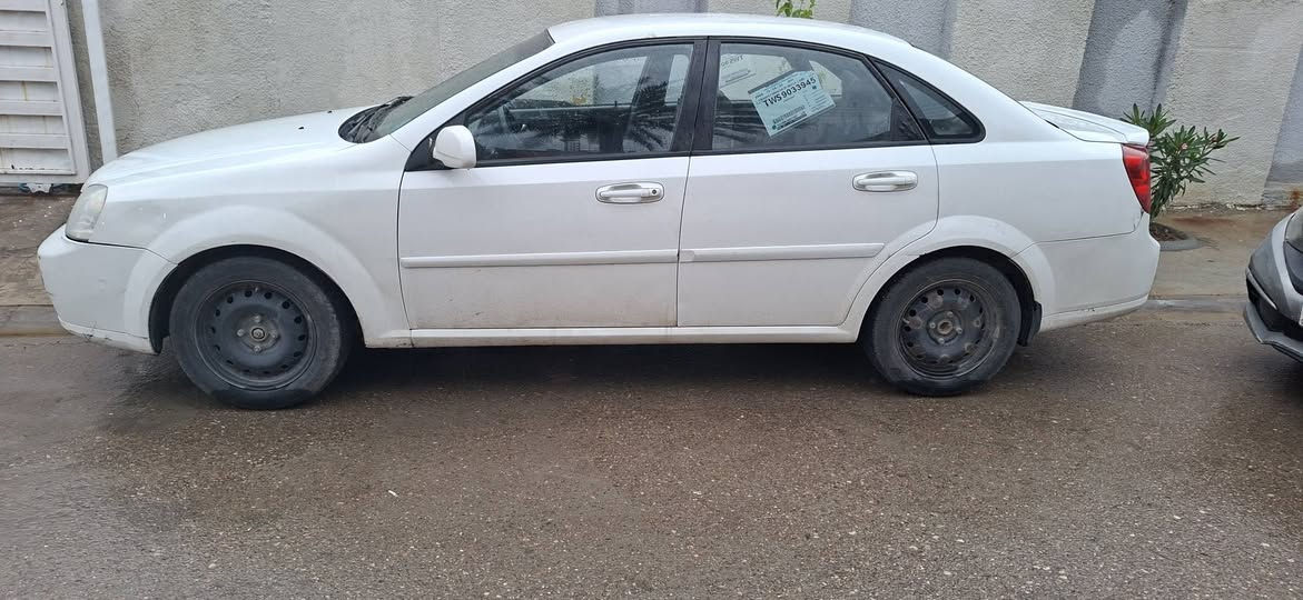 السلام عليكم 
اوبترا ٢٠١٢ جاهزة ومرتبة ماشية ١٨٥ مكينة كير تبريد صدر تايرات كلها نظيفة بدون حادث بيها صبغ مرفق سونار مع الصور 
ادامة كاملة للمحرك 
رقم دولي سنوية جديده 
الاتصال على الرقم 
***********
مكانها ديالى السعر ٧٤
