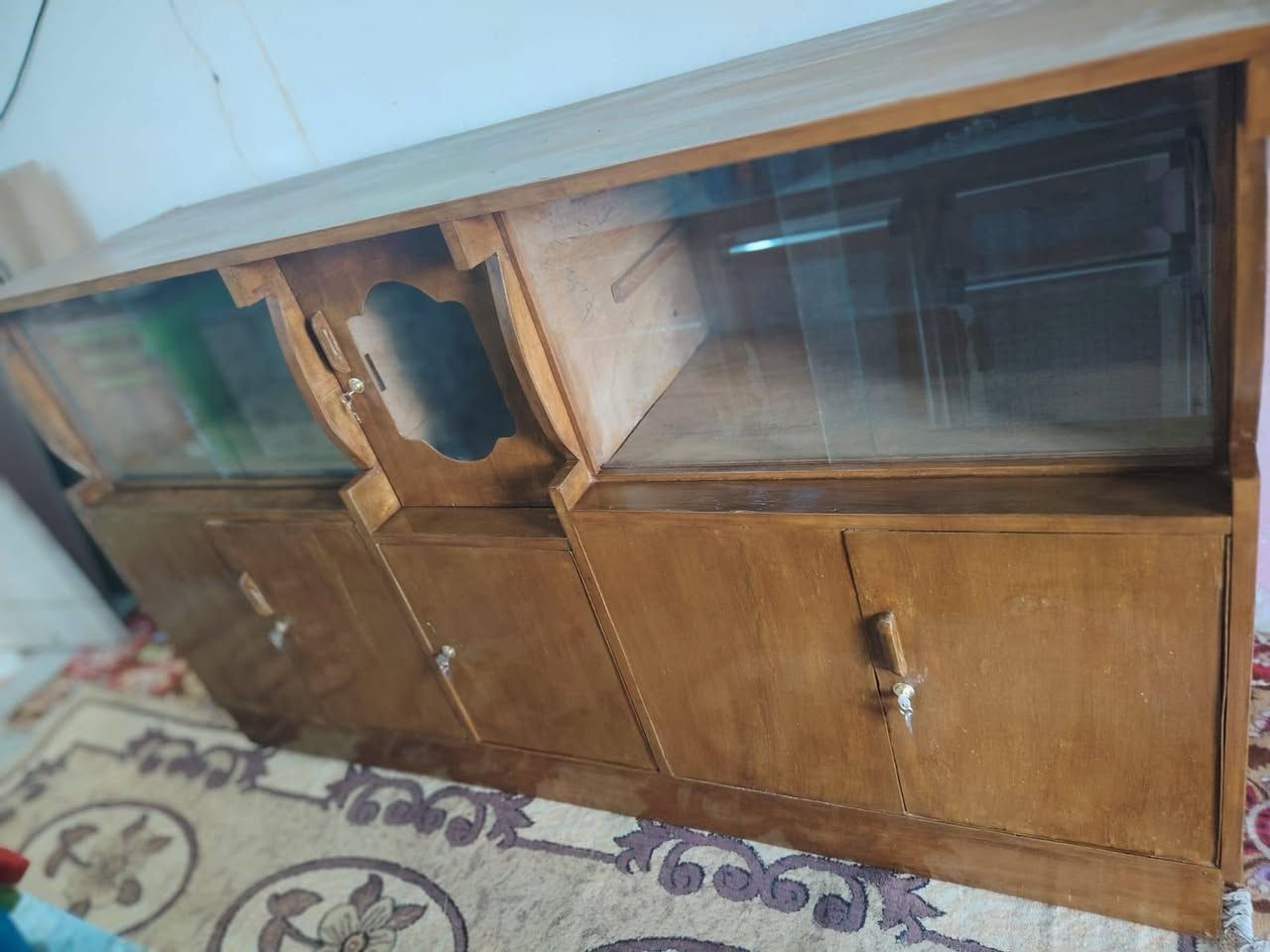 بوفية طول مترين وربع صاج سعر 90 قفل بدون عملة مكاني مسيب حي العسكري ***********
