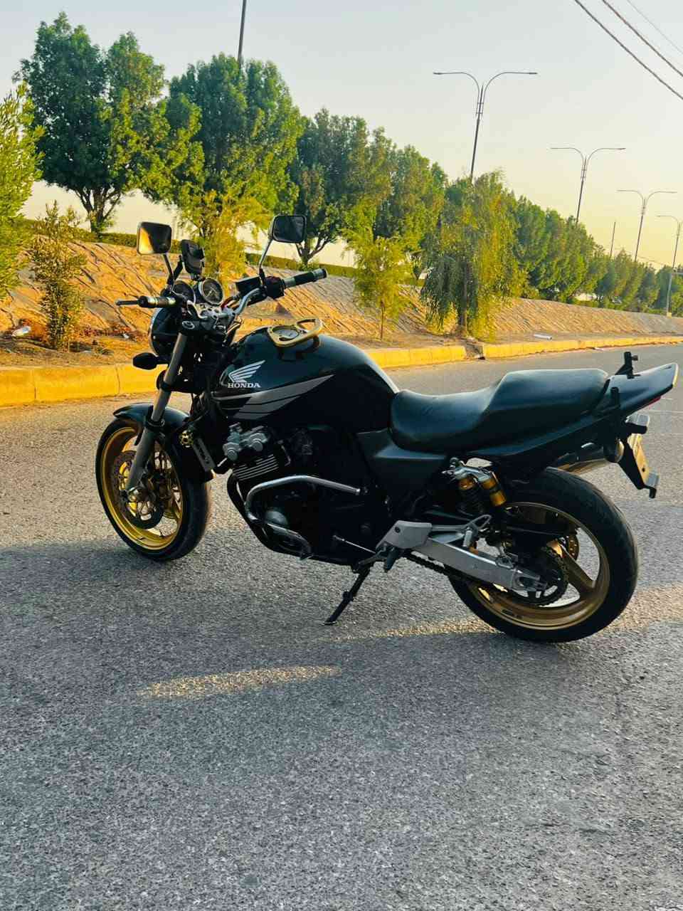 سي بي 400 جيل ثالث. كفاله عامه 
جيب وياك فيتر وجيك علا متريد 
سعر ٢٠ بي مجال شغاله من كلشي مكاني الرمادي 
***********
