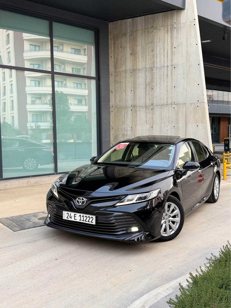 توێتا کامری 2018GLE خلیجی سفری شەریکە فول مواسەفات .

سڵایت-پەردە-دۆسە لید بیلادی -ناو زەرد-کوشن کارەبای -ئیکۆ-برێک بەسمە-تەحدید سورعە- حاسەی پێش و دوا.

چوار تایەی تازەی لەسەرە 
کامل سێرفس کراوە
گێر و مەکینە بە شەرت نەکراوەتەوە.
هیچ نوقسانی تێدا نیە .
سەیارەکە بێ بۆیاخە دەعامیەکانیشی بۆیاخی نیە. 
یەک پەڵە ساردی هەیە بە دەرگای سایەقەوە .

سەنەوی تازەیە بە ناوی خۆمەوەیە .
ڕەقەمەکەشی لەگەڵایە.
لە سلێمانیم .
نرخ/ 205 گەڵاو مەعامەلە.
0773 173 2323 السليمانية, العراق
