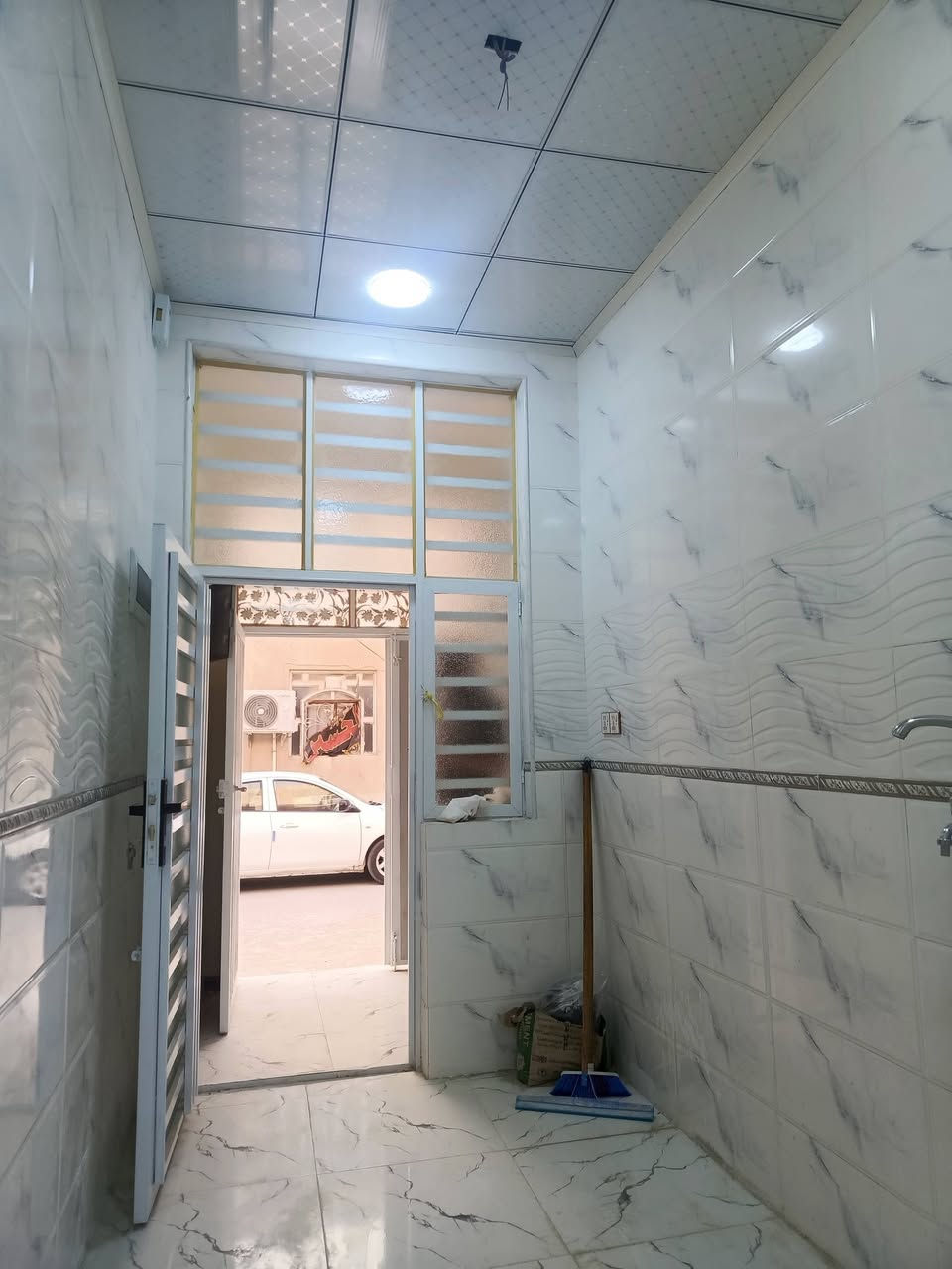 ياالله 

يوجد لدينا بيت للبيع حي ميسان قطاع 77ع الشريط قرب شارع 20متر مساحه 50متر طابقين يحتوي على استقبال وصاله ومطبخ وصحيات والطابق الثاني يحتوي على غرفه وصاله وصحيات صب كونكريت ارضيه بورسلين جدران سيراميك سقوف سي إن سي السعر المطلوب خاص 

للاستفسار والمعلومات الاتصال بنا ع الارقام التاليه 

***********

***********

***********

او مراجعه مكتب ألروان للوساطه العقاريه والمقاولات العامه 

عنوان المكتب حي ميسان ع الشريط قرب صيدليه الشراع مقابل الاستداره مباشر 

عندك بيت عرصه للبيع راسلنه وات ساب وتدلل
