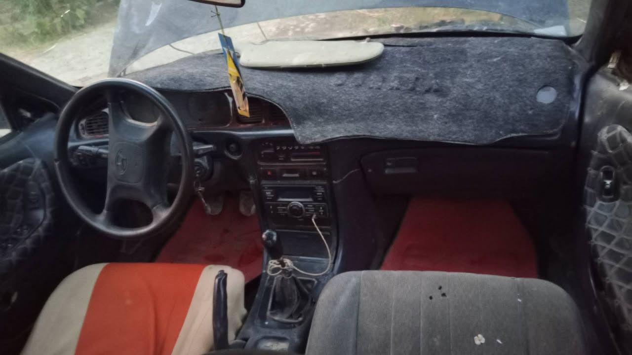 السلام عليكم جميعاً سوناتا سودة للبيع موديل 95 
ديالى قضاء الخالص قريه السنديه 
الشراي يتصل ***********
