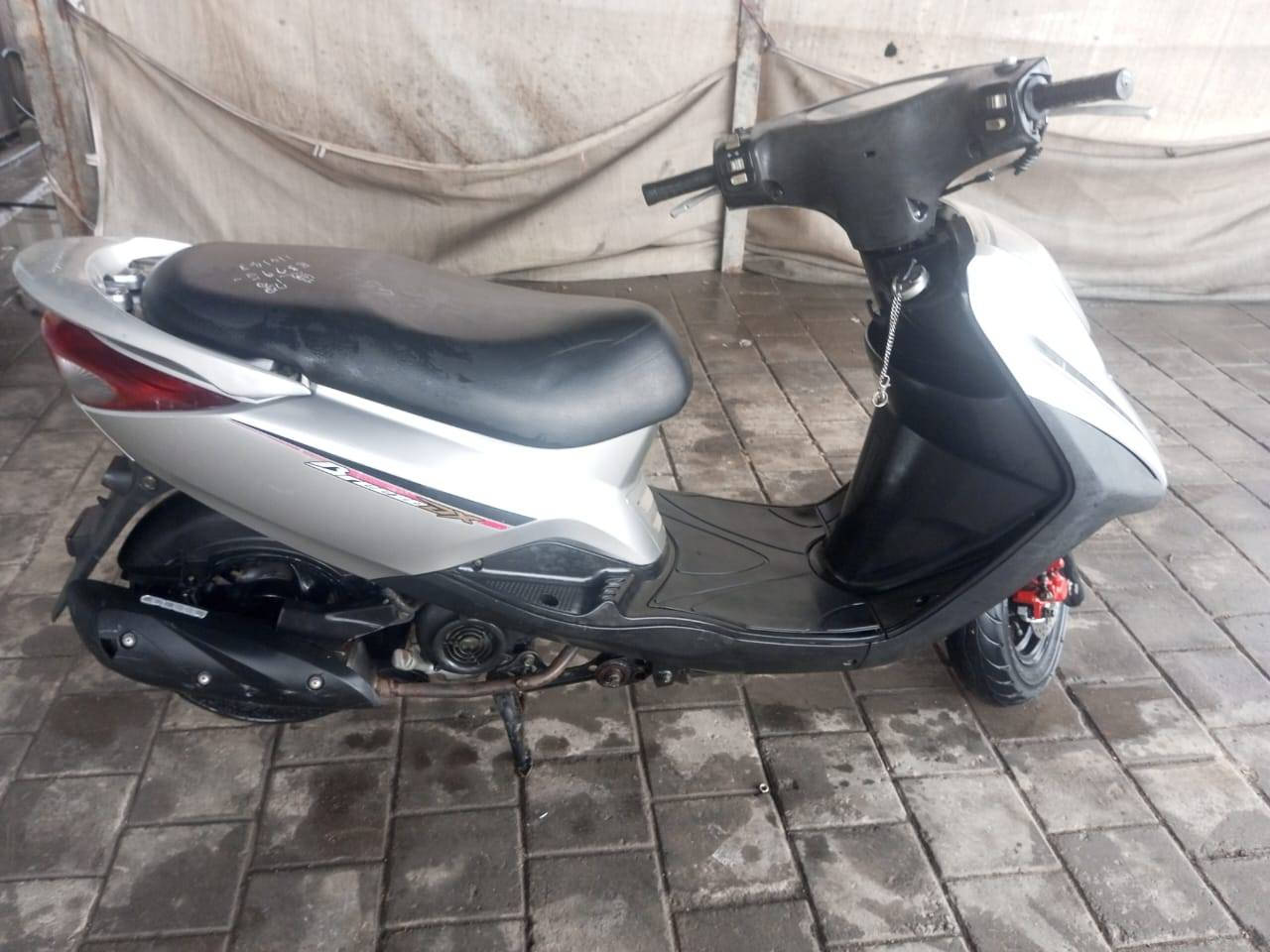 سلام عليكم شباب دراجه بريز للبيع مكفوله كفاله عامه ما مفتوح بيهه اي شي ولا مبدل اي شي بيهه خير من الله سعر 900 وبيه مجال لطيبين علوان مدينه الصدر قطاع ٣٩ رقم ***********
