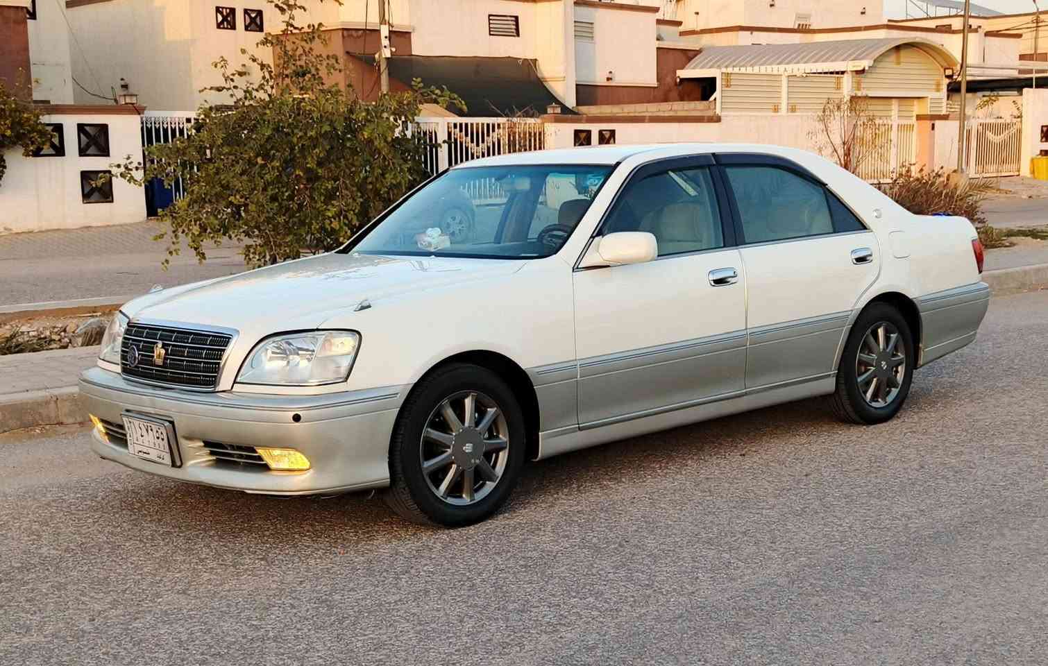 السلام عليكم
ملكه 2003اصل كرستال خضراويه/شاصي71 تحويرة نجف فوك وجوه تبريد وتدفئه حداديه تخم تاير باتري كله جديد
مدفوع كمرك وضريبه وداخله هزه باقي بس رقم. مكفوله من نقل جثه وكصه ورسميات منظومة زنون مري شفط 
السعر110$
المكان/نجف مجمع الاميرات
الرقم/***********
