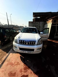 برادو موديل 8 لؤلؤي بيها جرد. وسونر موجود مكينه سته سلندر السياره الان...