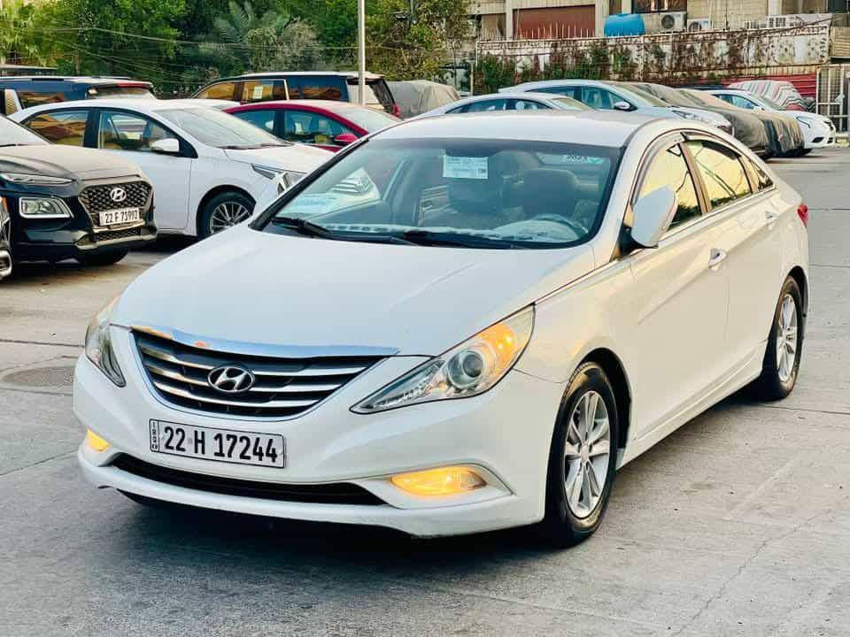 السلام عليكم 
سوناتا خليجي مديل 2011
مكينه 2.4 دوش
السياره جهازه ع اخر حبايه 
مكينه وكير بشرط حداديه وتخم تاير جديد
تئدفه تبريد ثلج سياره متعوب عليها. 
السيارة بيها تبديل بابين وجاملغ ومكانات رش ابيع حزام. 
الشراي ينتصل مكلف بالنشر 
‏‪***********‬‏ بي واتساب #السعر 107 وبيها مجال
