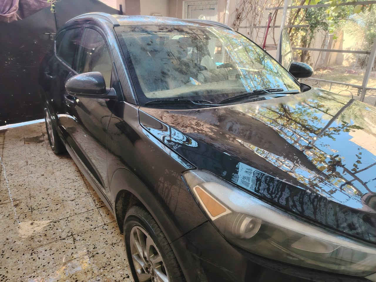 السلام عليكم
تكسون أمريكي ٢٠١٨ ضررها بوند مبدل خارج العراق بدون دواخل شرط المكينه والكير شرط التحويل السياره باسمي سنويه جديد سنة ال٢٠٣٠  حاليا رقم انكليزي الجديد ترهم نقد وترهم إذ مقدمه والباقي مده
مكان السيارة الموصل الأيمن الرفاعي 
السعر حسب الاتفاق على البيع والشراء طبعآ
علق وخاص


**إذا كنت صاحب هذا الإعلان وتريد حذفه لأي سبب، رجاءا أرسل رسالة إلى الدعم الفني**