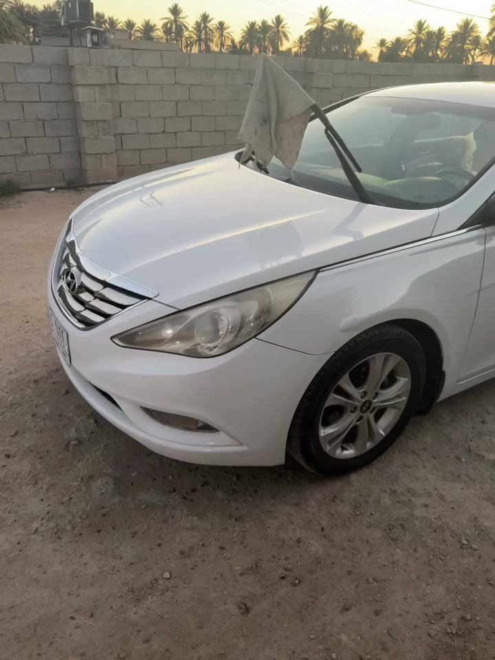 السلام عليكم سوناتا ٢٠١٢خليجيه  محرك ٢٤٠٠دوش رقم بغداد تحويل مباشر تبريد قطعتين سياره حلوه مكفوله من اصبغ وتبديل بيه مكانين بارد كلش اصغار ولباقي كفاله ماشيه ١٥٠الف حقيقي العنوان بغداد المحموديه *********** ملاحضه فديو موجود بيه التفاصيل
