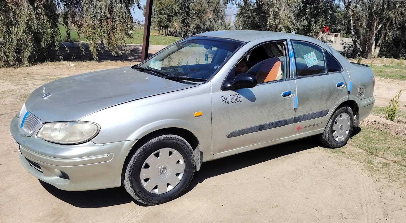 السعر ٥٣ وبيها مجال 
سني ياباني موديل ٢٠٠٠ رقم بغداد
 انكليزي تحويل ثاني يوم
جانت صفره ورجعت خصوصي 
محرك اسود جديد كير أوتو جديد
 تخم تاير جديد باتري جديد 
استيرن محور  كهربائيات شغاله
تبريد عاطل مكان اسياره
 ابو غريب خان ضاري ***********
