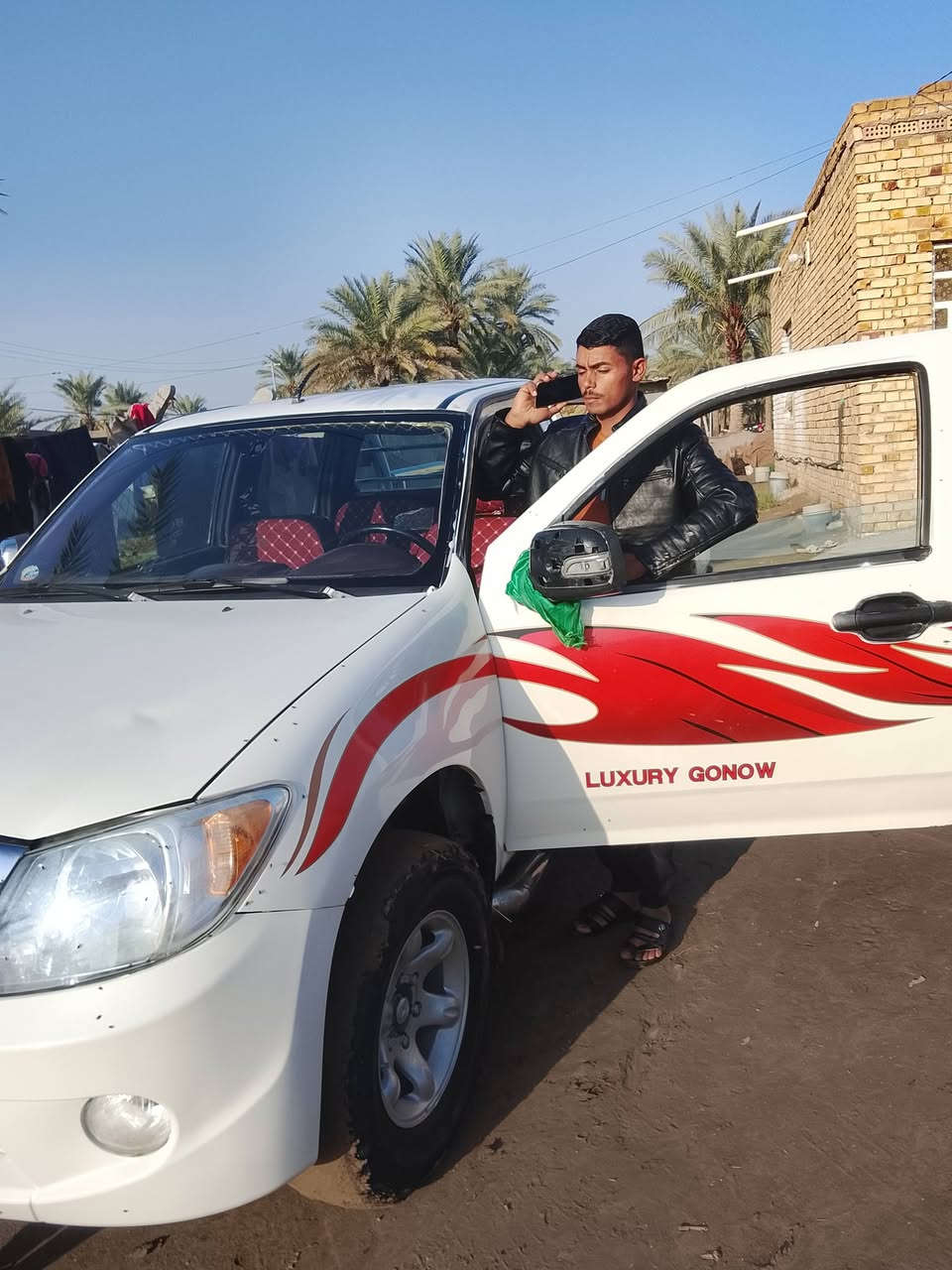 *********** سياره جنوا للبيع سياره حلوه ماكينه جديده 2013   ساقطه ب 24  كهربائياتها  🌹 تدفع تبريد شاشه بيها كشرها بلادي ما ملعب بيه
