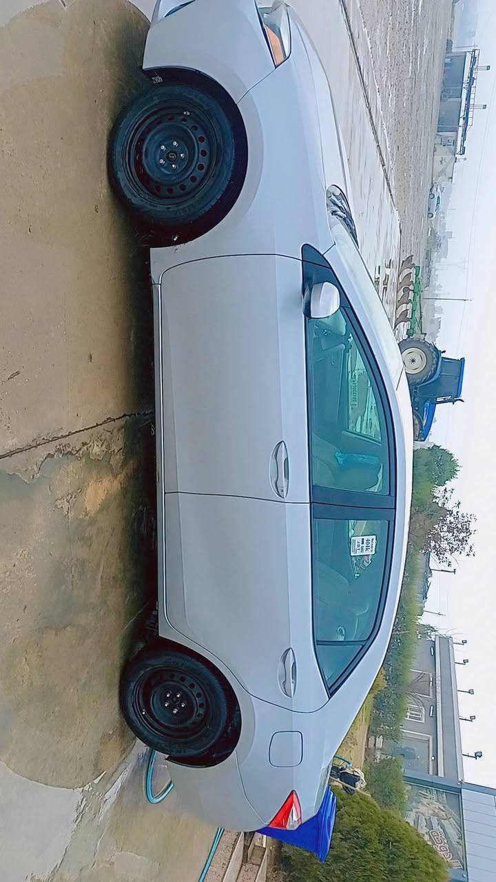 كورلا 2016 Le. امريكي رقم سليمانية باسمي رقم دولي محولة جديد تحكم سرعة تحكم مري شاشة بلادي كير ومحرك مكفول سيارة خير من الله السعر 130 بيهة مجال ضررهة جاملغ يمين لغد  وبنيد مبدل بلادي *********** المكان ديالى الخالص هبهب
