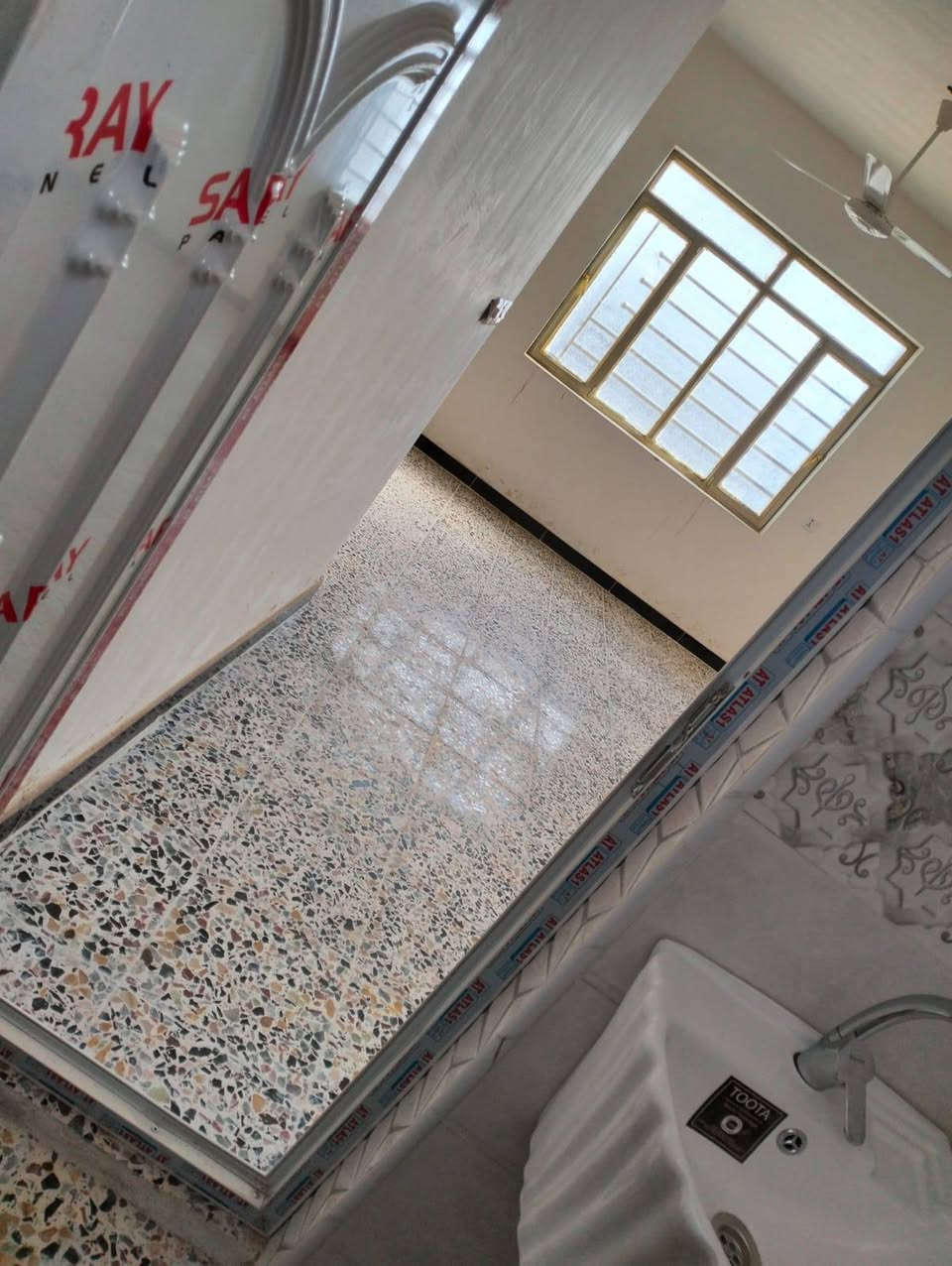 السلام عليكم بيت للبيع
حي الرئاسه المعلمين 
 قرب منتزه سيد  جاسم البخاتي  ***********
