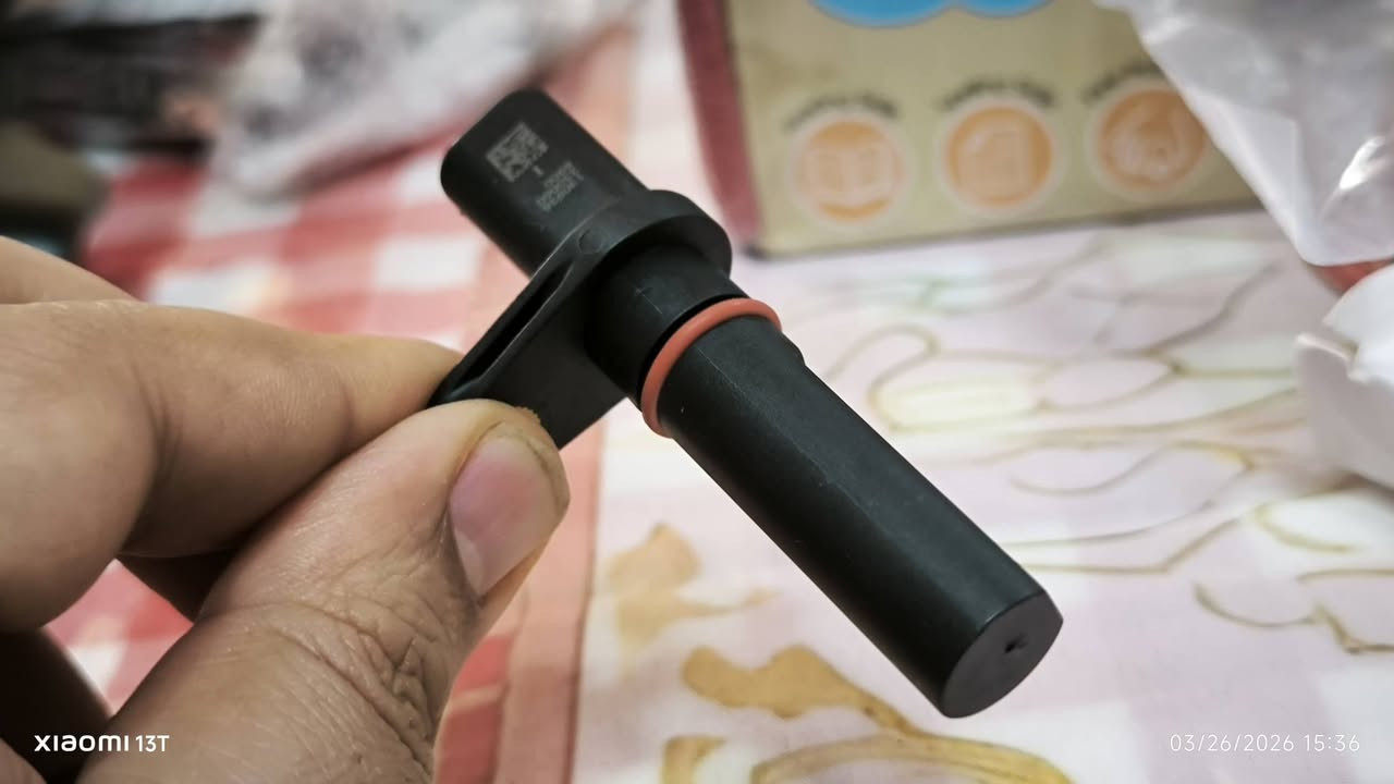 حساس فورد فوكس
2010-2019

قطعة الغيار رقم AE8P7M101BA هي حساس سرعة ناقل الحركة (اليربكس)، وتحديداً حساس سرعة عمود الدخل (Input/Turbine Speed Sensor) لسيارات فورد.
إليك أهم التفاصيل حول هذه القطعة:
الوظيفة الأساسية
يقوم هذا الحساس بقياس سرعة دوران عمود ناقل الحركة ويرسل البيانات إلى كمبيوتر السيارة (TCM) لتنظيم عملية تبديل التروس (النمر) وضمان سلاسة القيادة.

السعر 15 الف


**إذا كنت صاحب هذا الإعلان وتريد حذفه لأي سبب، رجاءا أرسل رسالة إلى الدعم الفني**