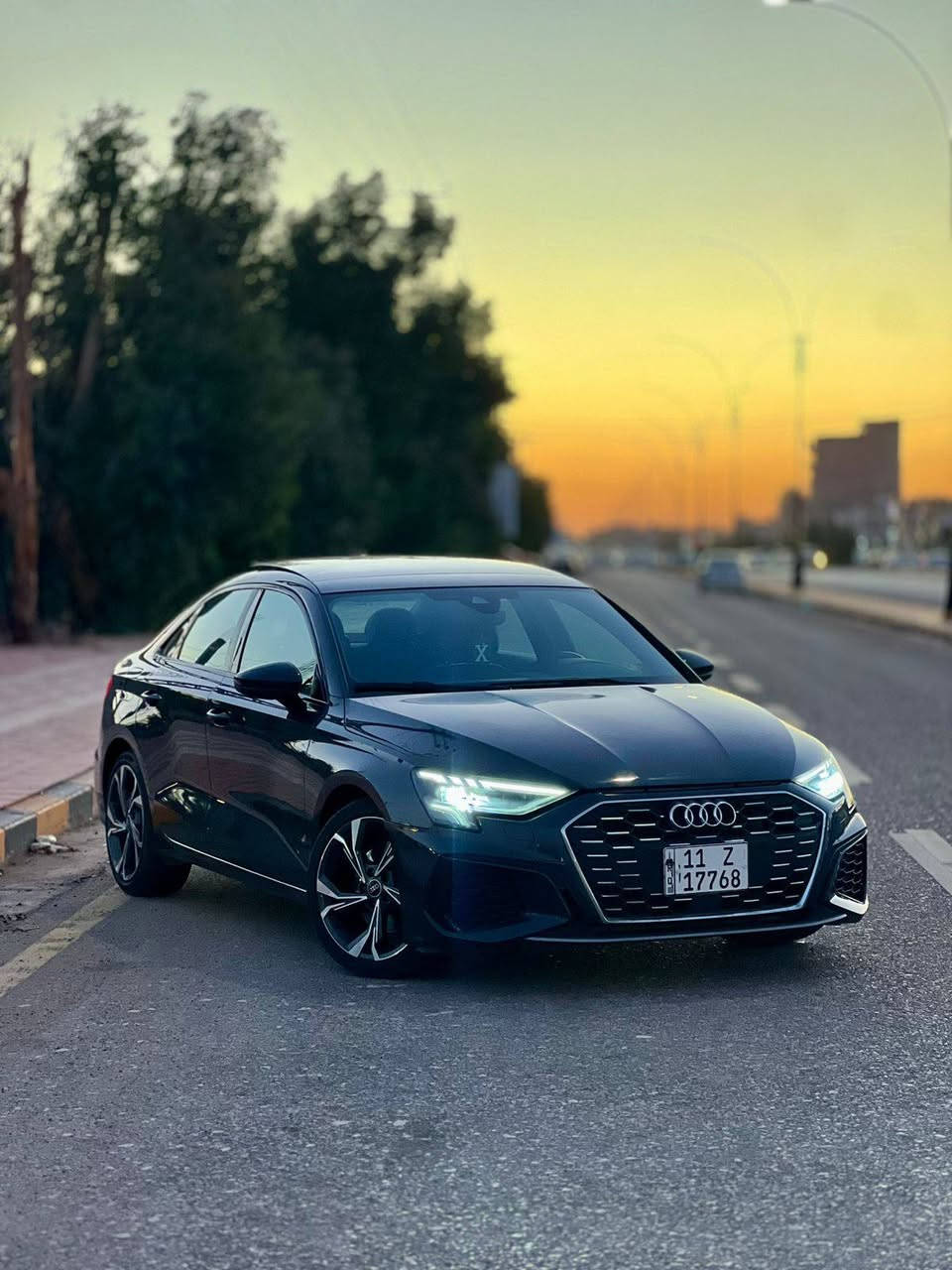 للبيع -  Audi A3 Premium Plus موديل 2023
محرك 2.0 تيربو – 4 سلندر - قوي و اقتصادي

اللون الخارجي: فيلي
اللون الداخلي: أسود
العداد: فقط (20,000 كم)

---

### ⭐ المواصفات ⭐:

* شاشة وسطية بنظام MMI
* عدادات رقمية Virtual Cockpit
* كاميرا خلفية عالية الدقة
* حساسات أمامية + خلفية + جانبية (محيطية)
* مانع اصطدام ذكي مع توقف ذاتي للحماية من الحوادث
* تحكم كامل بالستيرن متعدد الوظائف
* وضعيات قيادة متعددة
* إضاءة LED كاملة
* لايت ذكي (إضاءة متكيفة)
* فتحة بانوراما
* كراسي كهرباء مع هيتر (تدفئة)
* وباقي مواصفات الأودي المعروفة بالفخامة والثبات

---

### ✔️ الحالة ✔️:

* الحادث : قطعة واحدة فقط (بنيد)
* السيارة نظيفة من الداخل والخارج
* استخدام قليل جدًا
* رقم بغداد سنوية جديدة
---

### 💰 السعر 💰
($16,500 – 165 ورقة) وبيها مجال 

### 📞 للتواصل 📞
***********

صور الشاصي والحادث مرفقة بالمنشور
