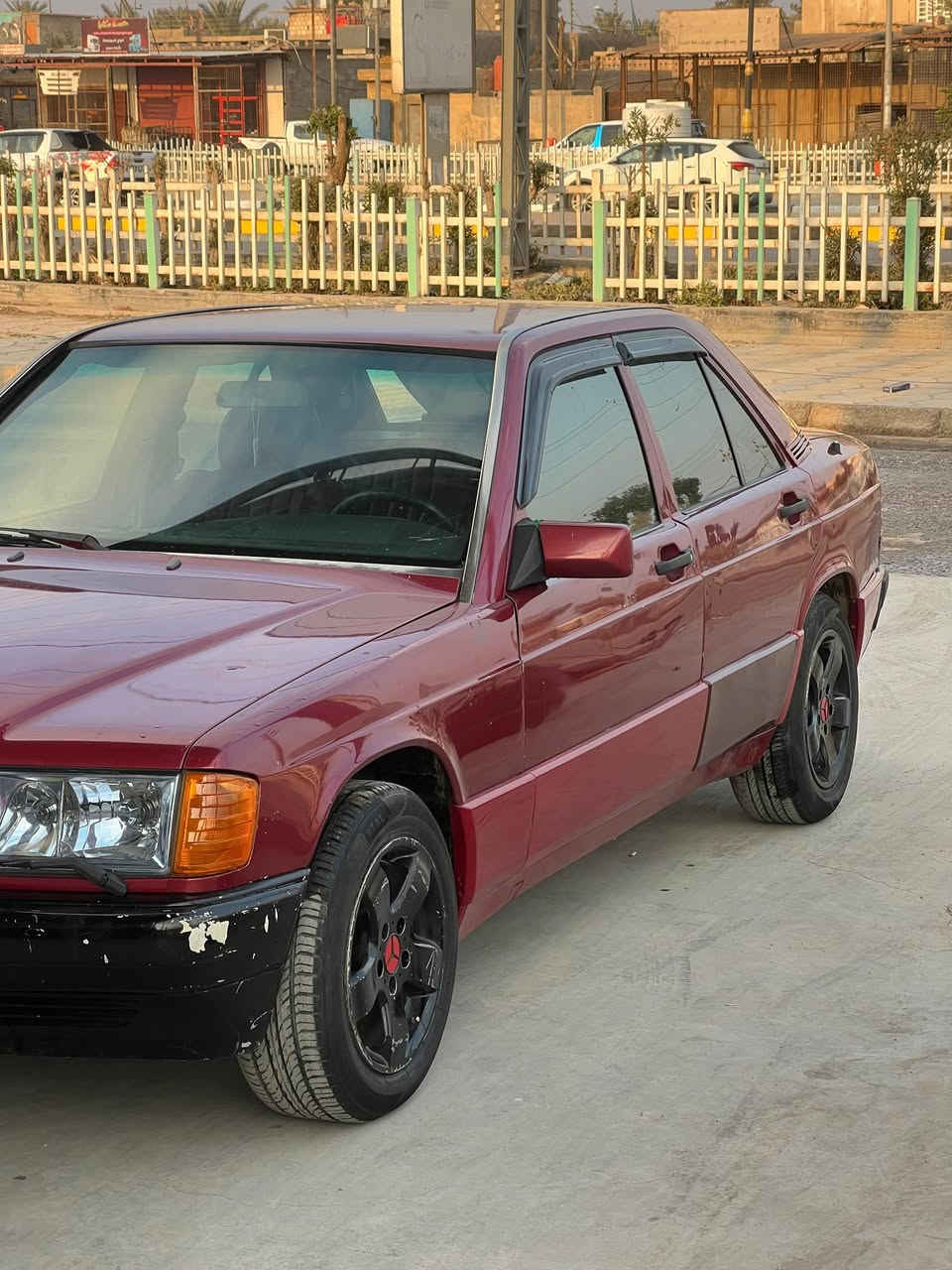 السلام عليكم مارسدس 190 للبيع
1) موديل 1985 محدثه 1992
2) لون ماروني
3) محرك وانجي 6 سلندر
4) حداديه جديده
5) تخم تاير
6) تبريد شغال ثلج
7) لايت كرستال
8) رقم بغداد  الماني مشورع وطني
9) مكفوله من الضربه
10) قواعد دبلات سليمه
11) كهربائيات شغاله
12) غرفه ماروني جلد جديده
13) ويل كب رياضي اصلي الماني
14) السعر 60 وبي مجال قليل
مكلف بالنشر للاستفسار واتساب او اتصال ***********
